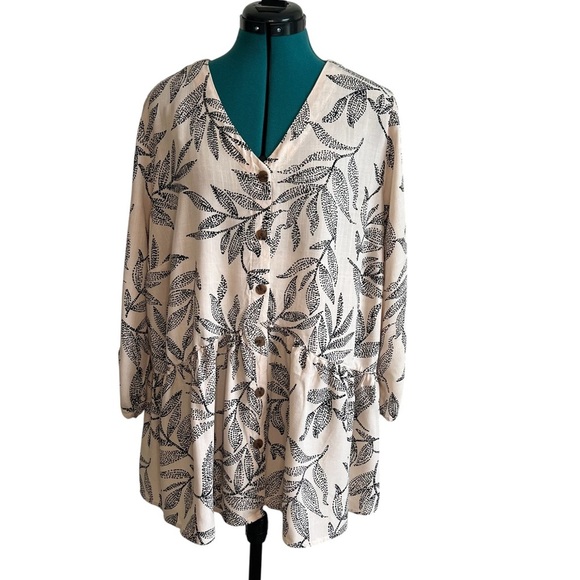 2/$30 Indigo Rose Cream and Black Patterned Floral Leaf Blouse - Picture 1 of 11